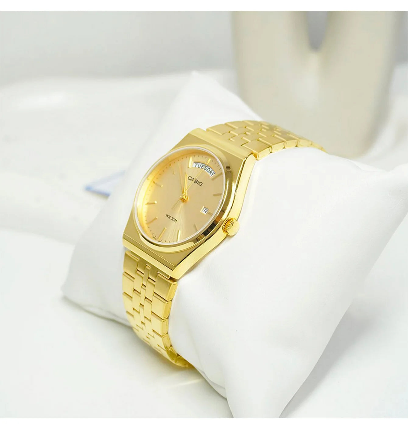 Reloj Casio MTP-B146G-9A Dorado Acero Inoxidable Día y Fecha 50M
