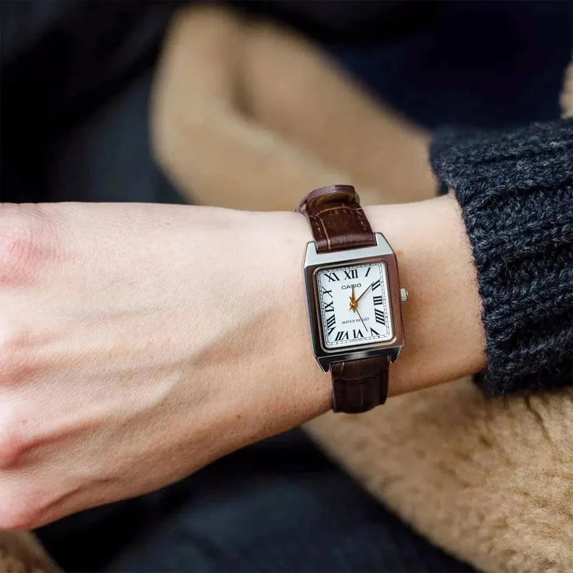 Reloj Casio LTP-V007L-7B2 Clásico Rectangular Water Resistant