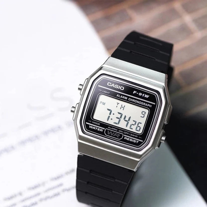 Reloj Casio F-91WM-7AD Plateado Negro Retro Digital