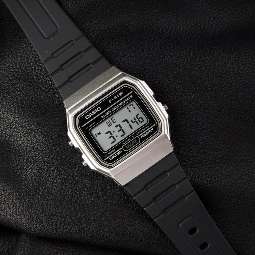 Reloj Casio F-91WM-7AD Plateado Negro Retro Digital