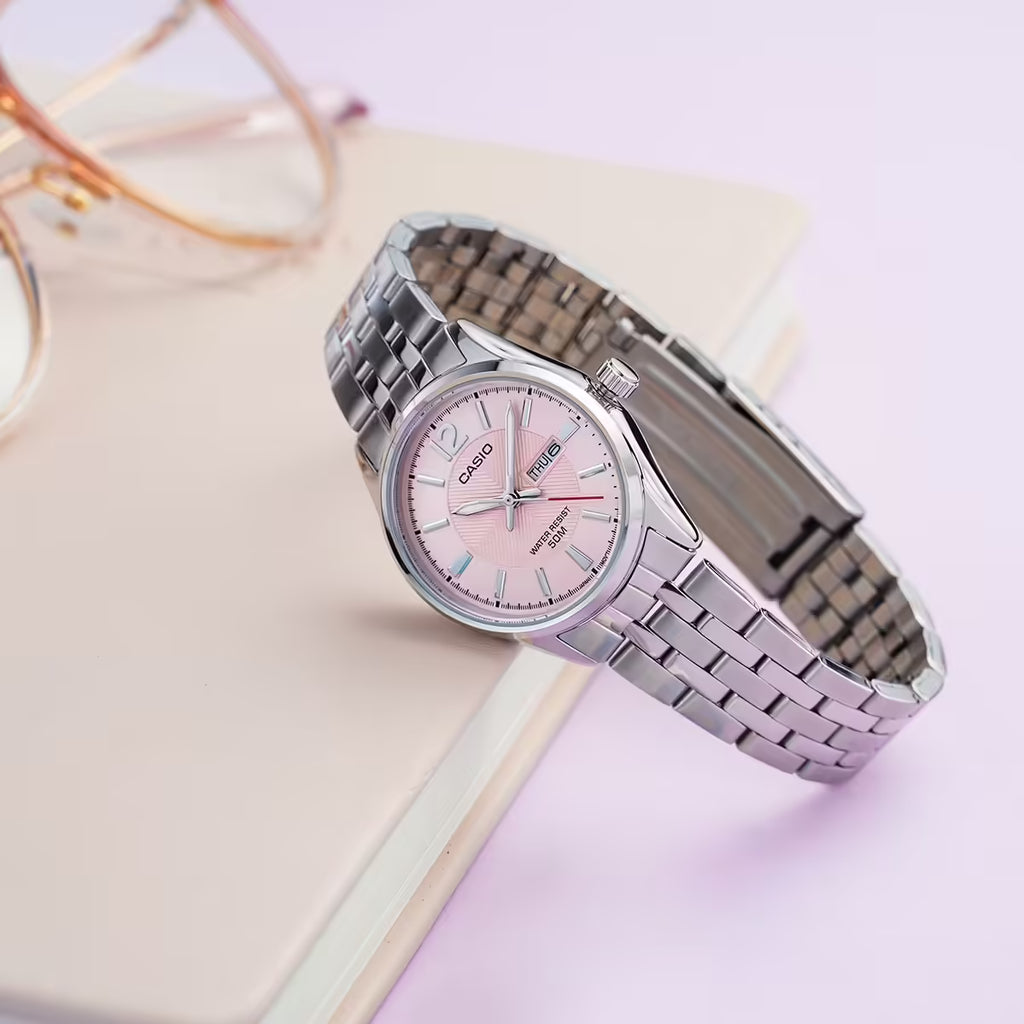 Reloj Casio LTP-1335D-5AVDF Acero Día Fecha 50M