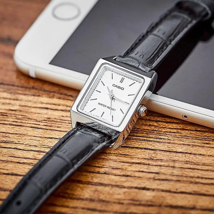 Reloj Casio LTP-V007L-7E1UDF Cuero Rectangular Cristal Mineral
