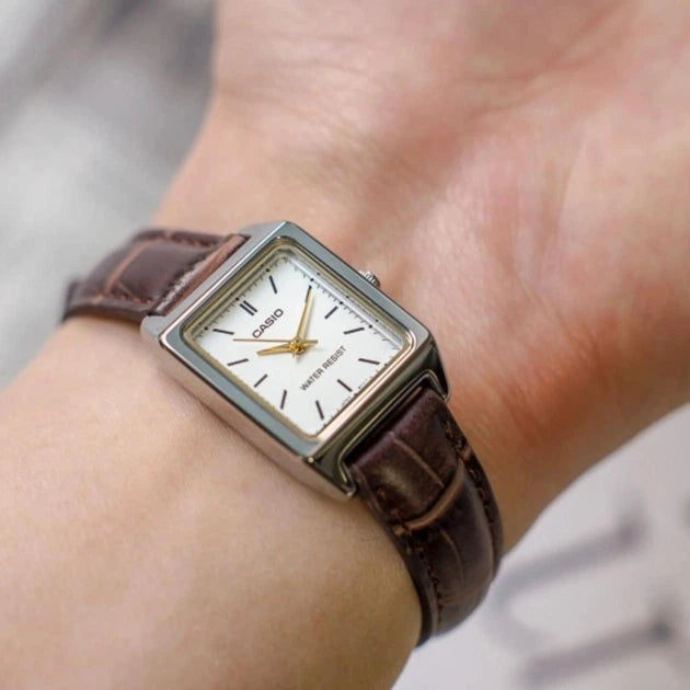 Reloj Casio LTP-V007L-7E2 Correa de Cuero Negro Esfera Blanca Clásico Elegante