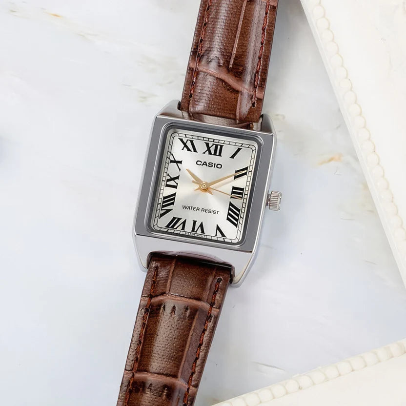 Reloj Casio LTP-V007L-9BUDF Cuero Rectangular Cristal Mineral
