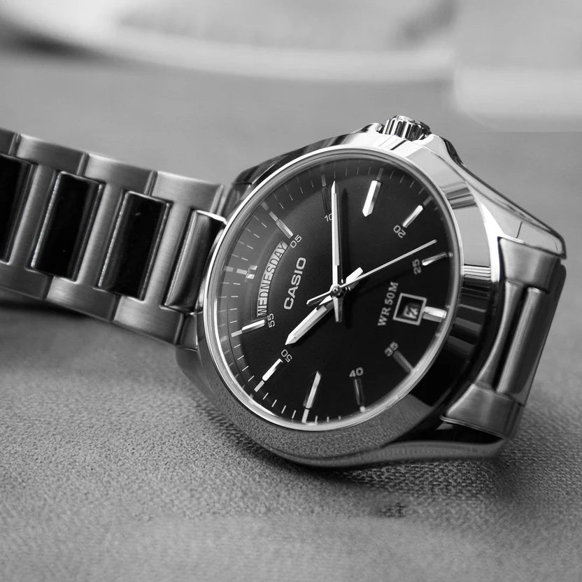 Reloj Casio MTP-1370D-1A1 Negro Acero Día y Fecha