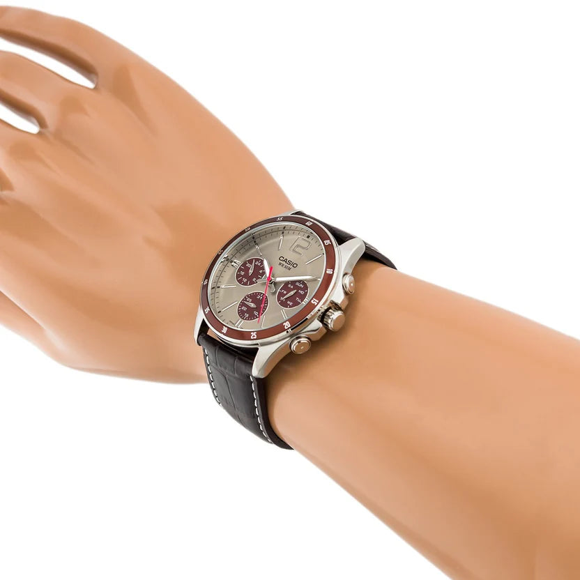 Reloj Casio MTP-1374L-7A1 Correa de Cuero Negro Esfera Blanca Multifunción 50M