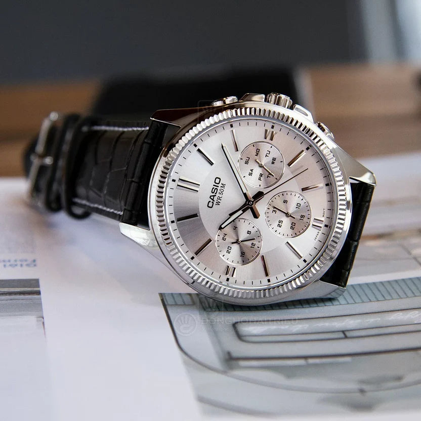 Reloj Casio MTP-1375L-7AV Correa de Cuero Negro Esfera Blanca Multifunción 50M