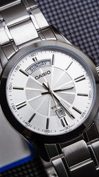 Reloj Casio MTP-1381D-7AV Plateado Acero 50M