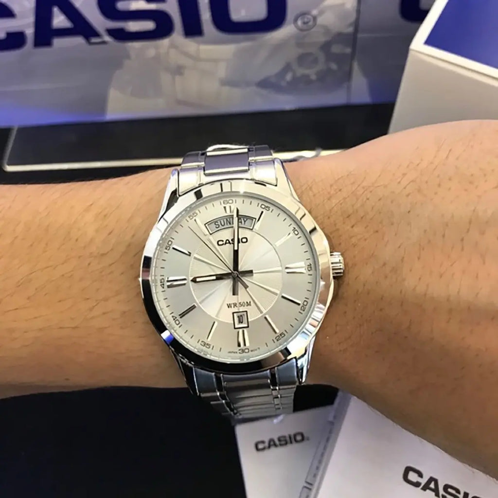 Reloj Casio MTP-1381D-7AV Plateado Acero 50M