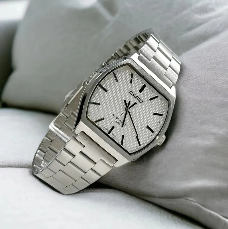 Reloj Casio MTP-B140D-7AVDF Acero Cuadrado 50M