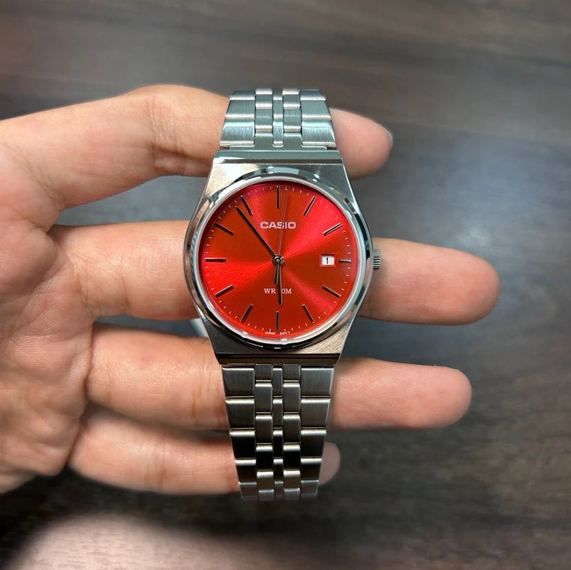 Reloj Casio MTP-B145D-4A2V Acero Inoxidable Esfera Roja 50M