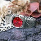 Reloj Casio MTP-B145D-4A2V Acero Inoxidable Esfera Roja 50M