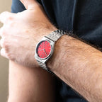 Reloj Casio MTP-B145D-4A2V Acero Inoxidable Esfera Roja 50M