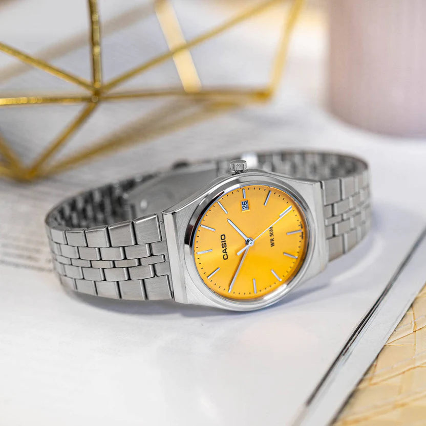 Reloj Casio MTP-B145D-9A Acero Inoxidable Esfera Amarilla Sunburst 50M