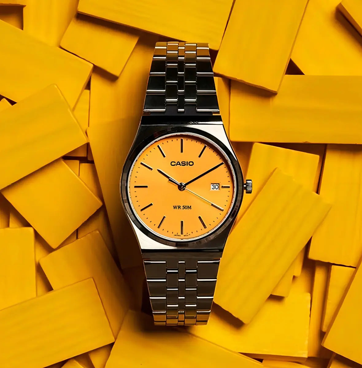 Reloj Casio MTP-B145D-9A Acero Inoxidable Esfera Amarilla Sunburst 50M