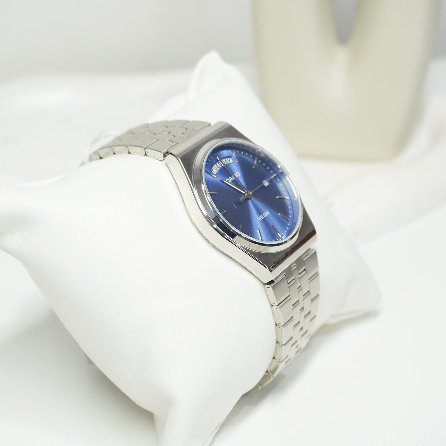 Reloj Casio MTP-B146D-2AV Acero Inoxidable Esfera Azul 50M