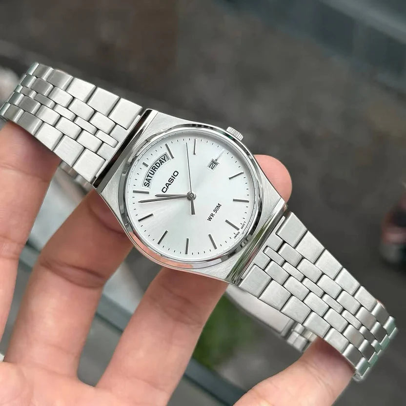 Reloj Casio MTP-B146D-7AV Acero Inoxidable Día y Fecha 50M