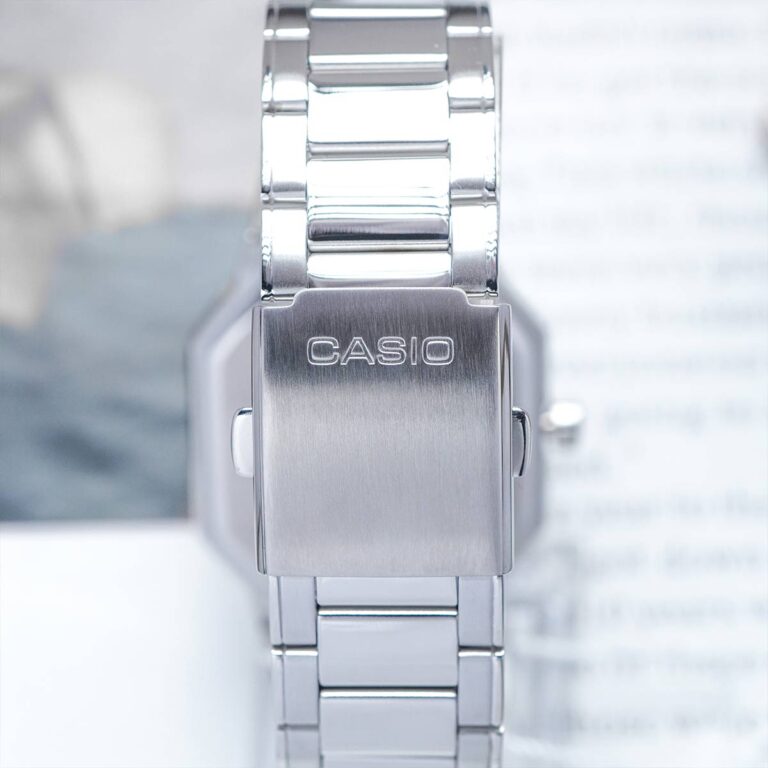 Reloj Casio MTP-B195D-2AV Acero Inoxidable Esfera Azul Minimalista 50M