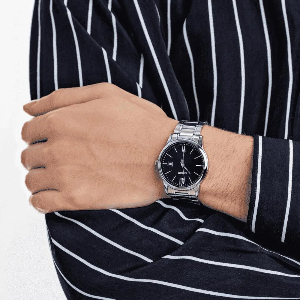 Reloj Casio MTP-V002D-1B3 Acero Inoxidable Esfera Negra Clásico Elegante