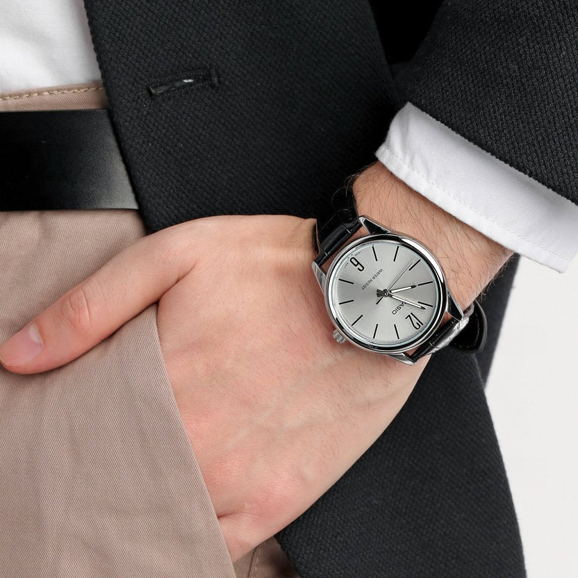 Reloj Casio MTP-V005L-7B Correa de Cuero Negro Esfera Blanca Elegante