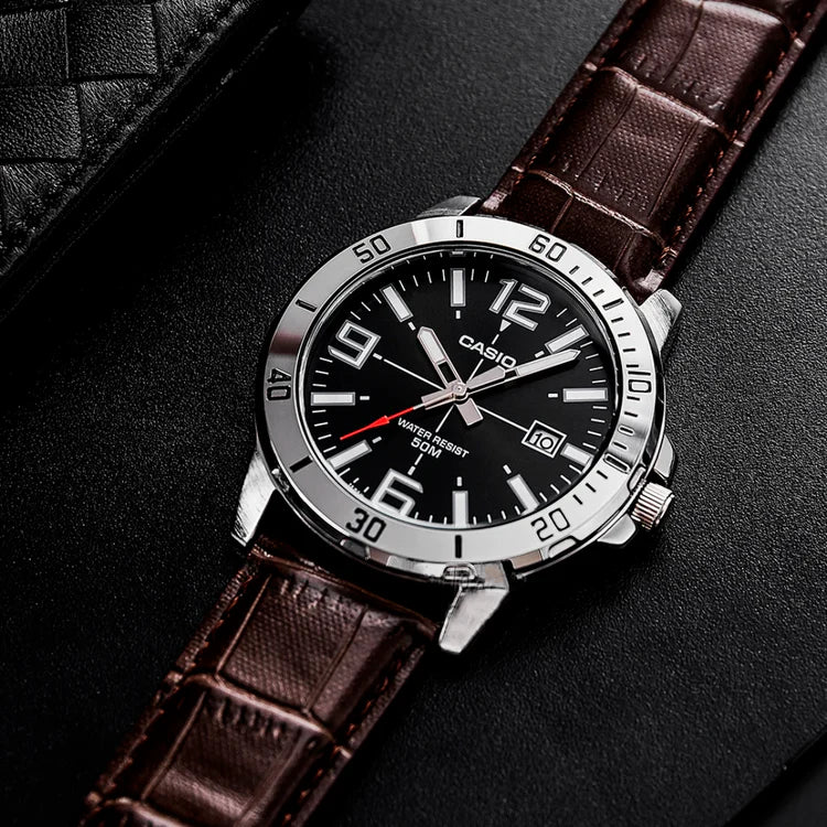 Reloj Casio MTP-VD01L-1BV Correa de Cuero Café