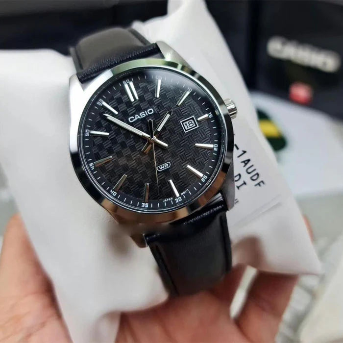 Reloj Casio MTP-VD03L-1A Correa de Cuero Negro Esfera Negra 50M