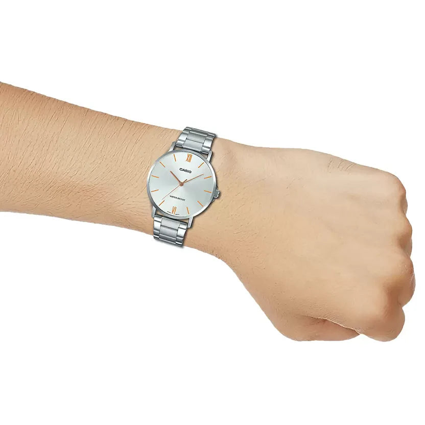 Reloj Casio MTP-VT01D-7B Acero Inoxidable Esfera Blanca Minimalista