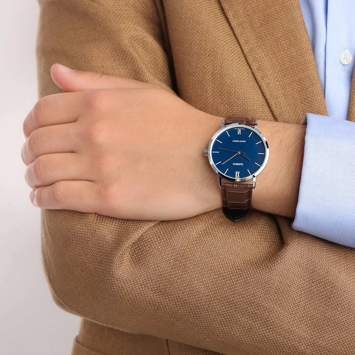 Reloj Casio MTP-VT01L-2B Cuero Café Esfera Azul Minimalista 30M