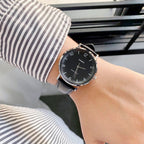 Reloj Casio MTP-VT03L-1BD Correa de Cuero Negro Esfera Negra Minimalista