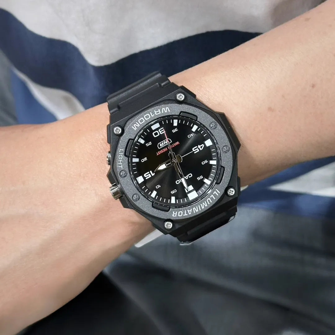 Reloj Casio MW-620H-1AV Deportivo 100M Resina Negro